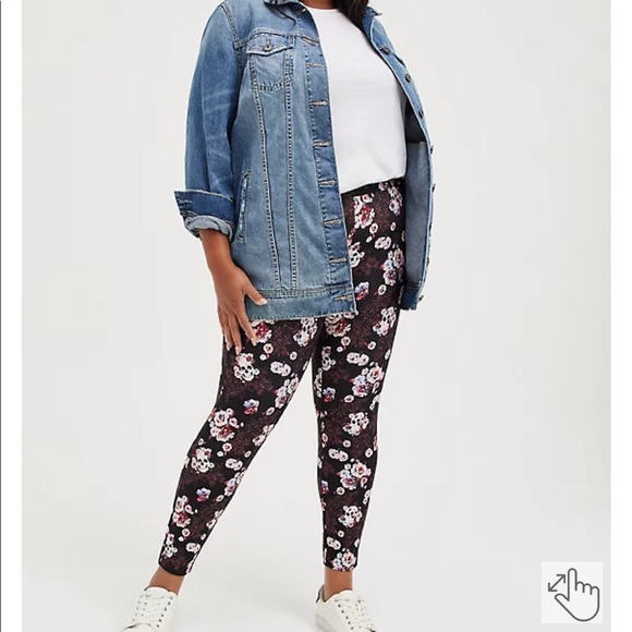 NWT Torrid sz 3x Pixie Pant-Luxe Ponte Floral Skull Black !!!! - Picture 2 of 5